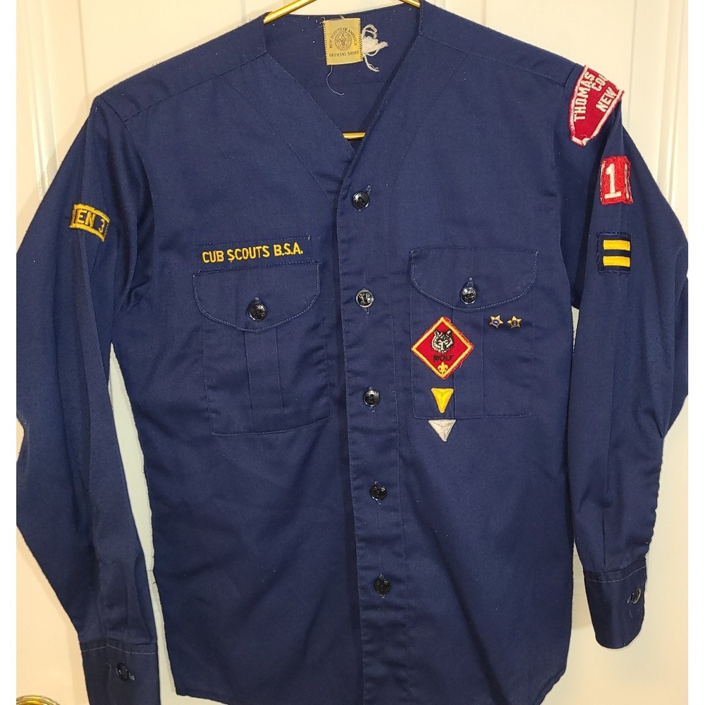 Boy Scouts of America BSA Youth Shirt Blue Sm? Sewn Patches & Pins Den 3